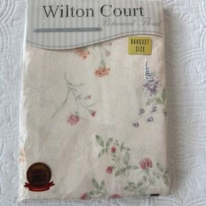 Wilton Court Botanical Floral Tablecloth‎ Rectangle 60x104 Cream Damask Banquet